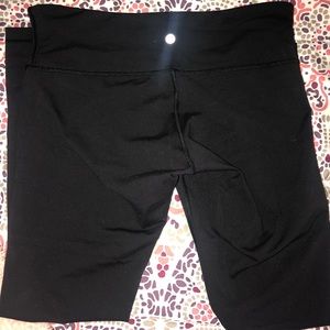 ⭐️ Lululemon Full Length Black Size 10 Leggings⭐️
